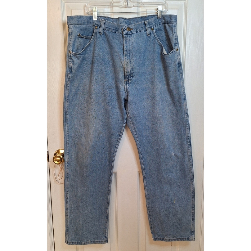 Wrangler Light Wash Blue Denim Mid Rise Straight Leg Jeans Regular Fit Sz 40x30